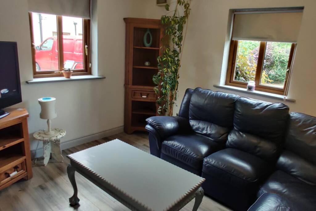 Luxury 'Cois Abhainn' Self Catering Apartment Foxford Extérieur photo