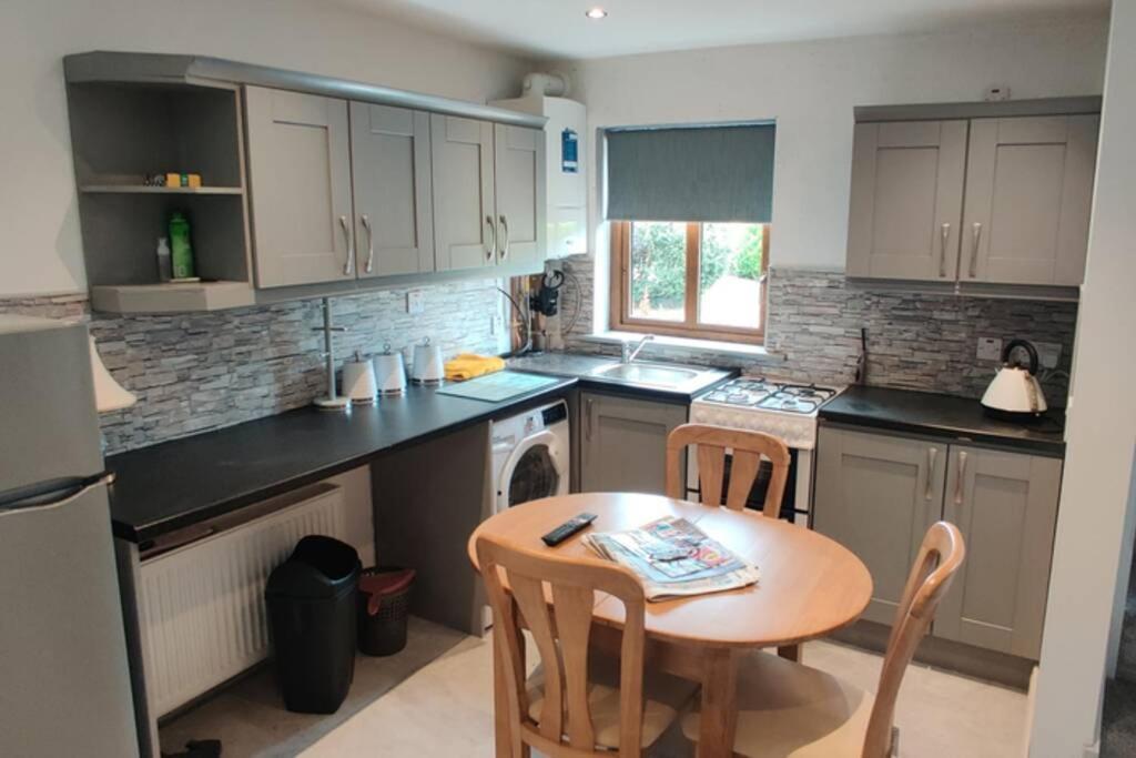 Luxury 'Cois Abhainn' Self Catering Apartment Foxford Extérieur photo